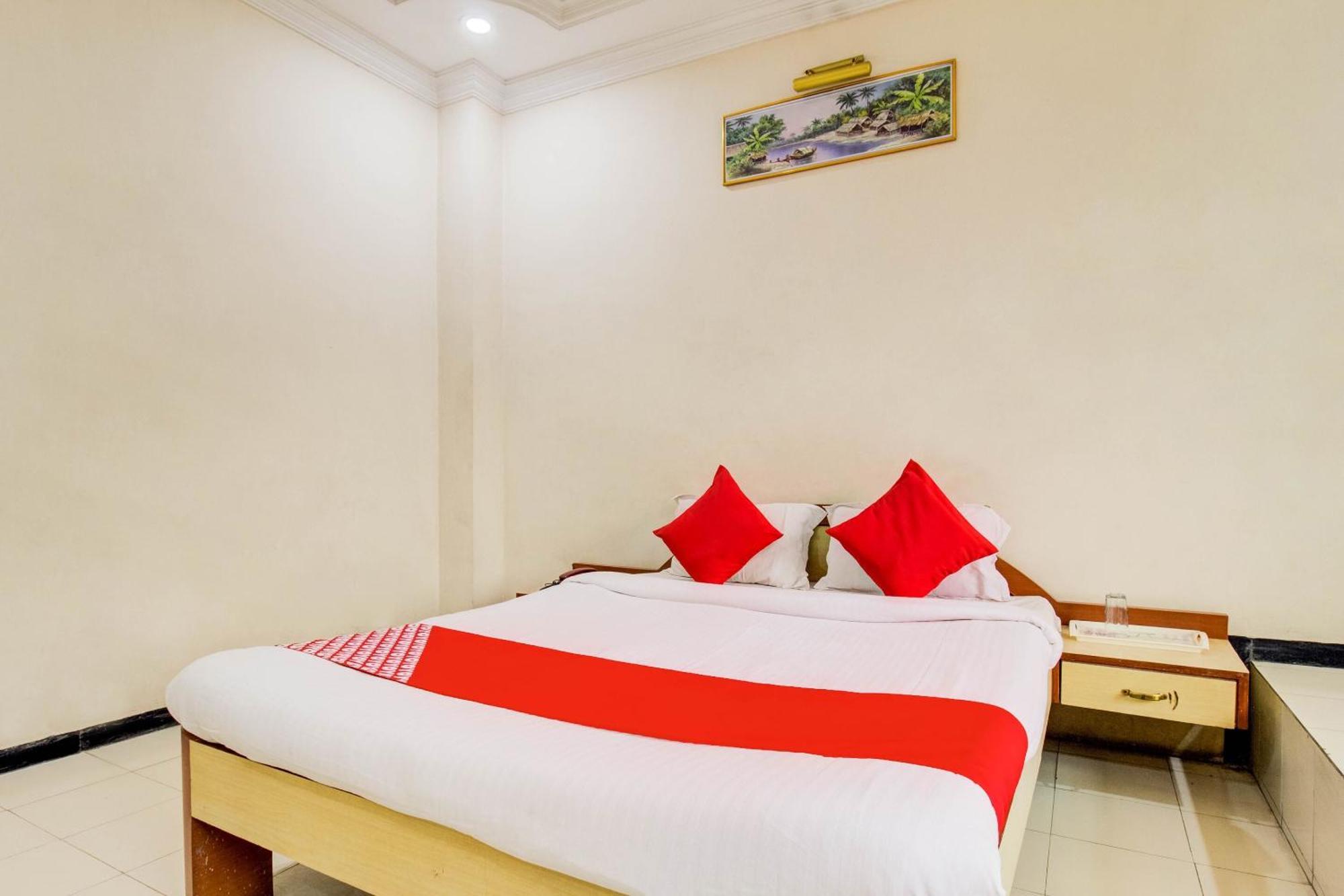 OYO 76714 Hotel Sri Jai Palace Nashik Exterior foto