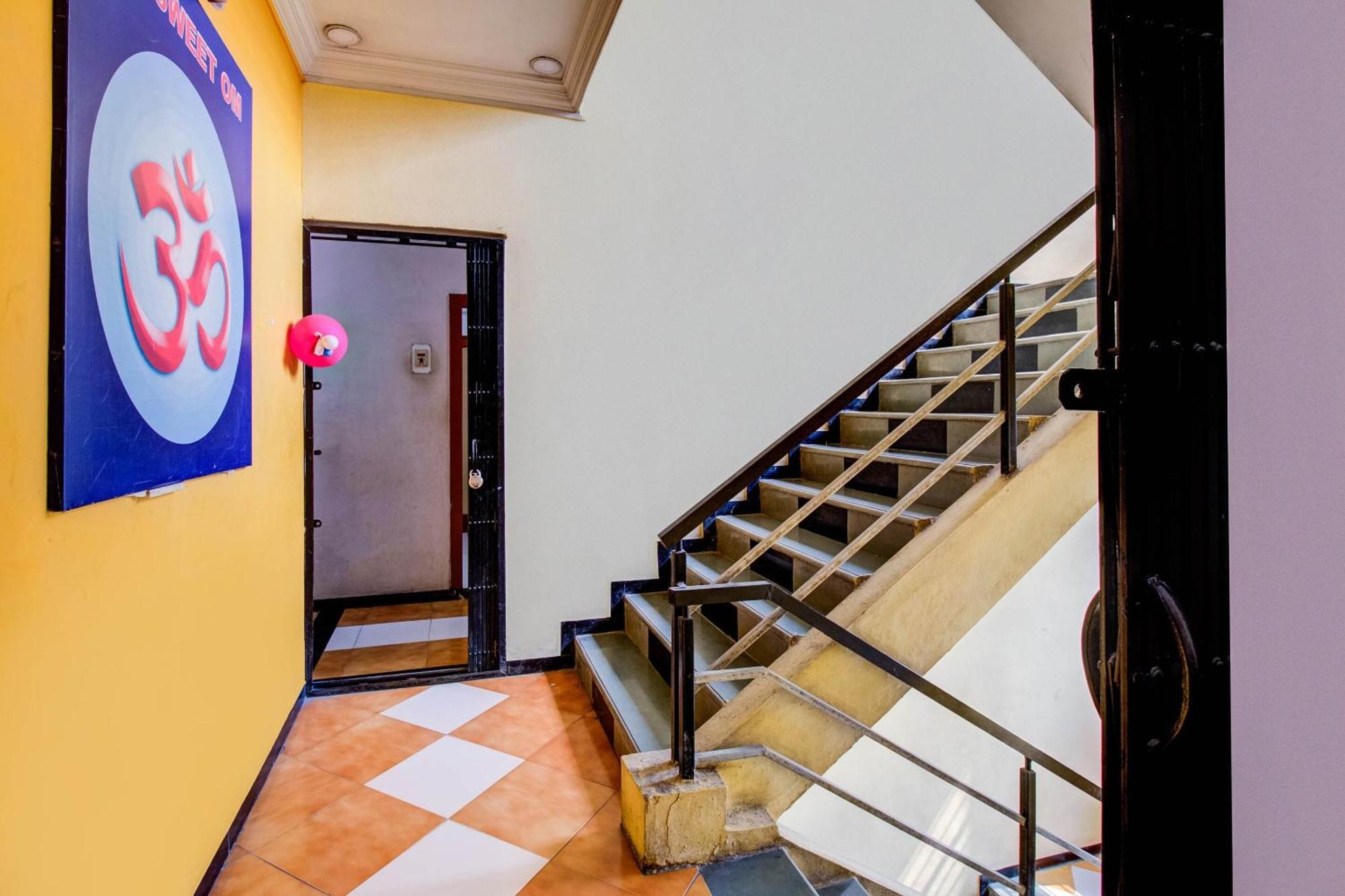 OYO 76714 Hotel Sri Jai Palace Nashik Exterior foto
