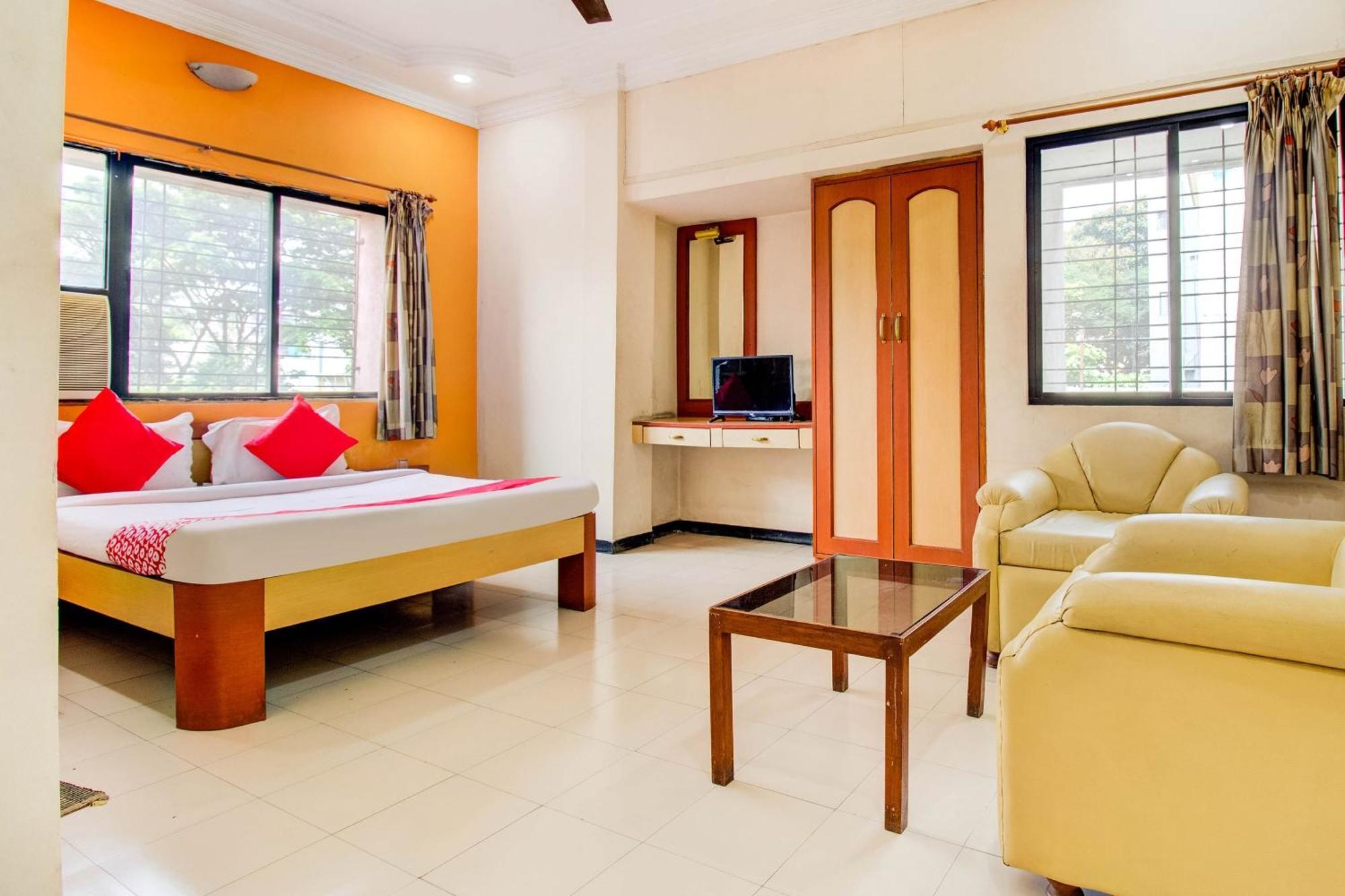 OYO 76714 Hotel Sri Jai Palace Nashik Exterior foto